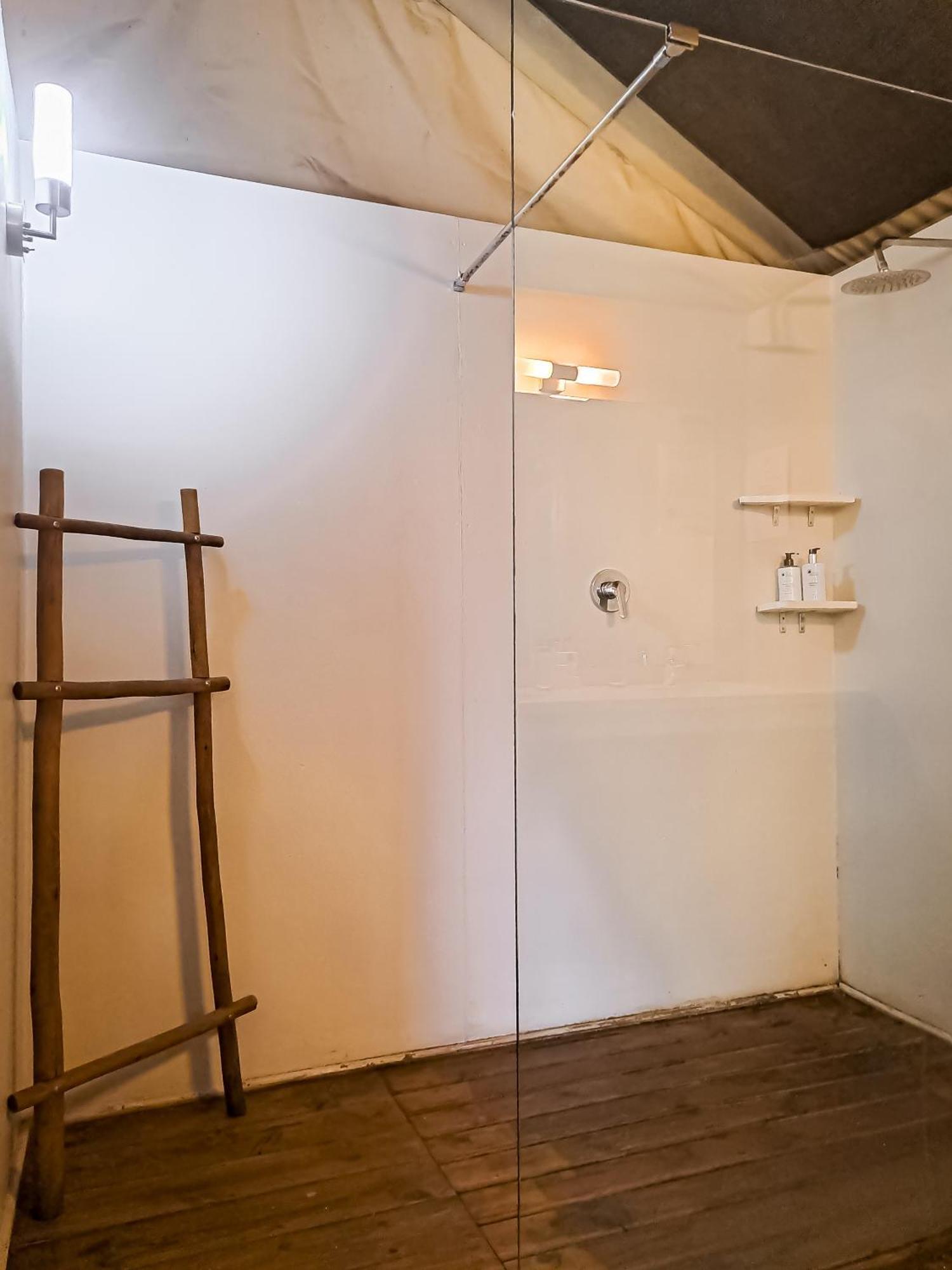 Ndhula Luxury Tented Lodge 화이트 리버 외부 사진